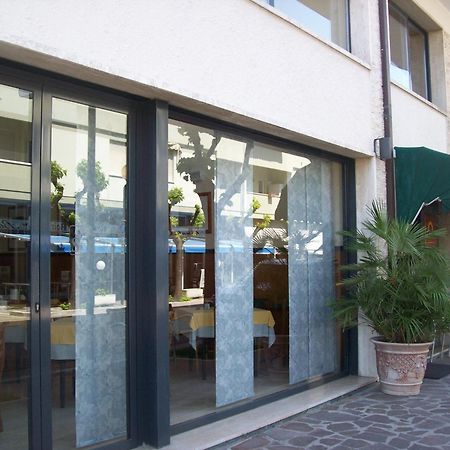 Hotel Sole Giulianova Kültér fotó